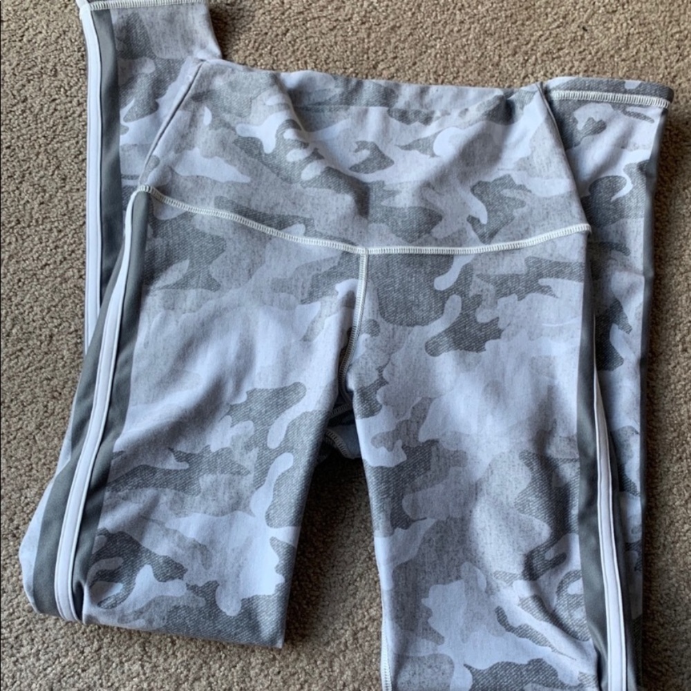 WITH camo leggings